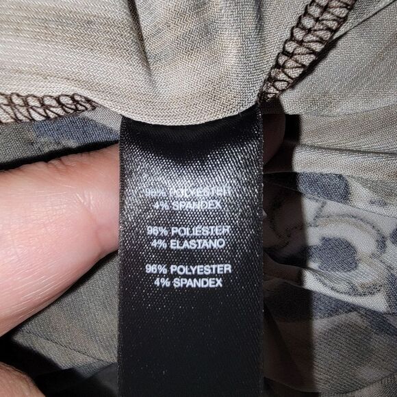 Chico's Travelers Asymmetric hem Tunic top size 1 (Medium) - Picture 6 of 6